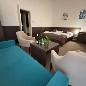 ubytovaci-zarizeni-amu.praguehotelsweb.com/